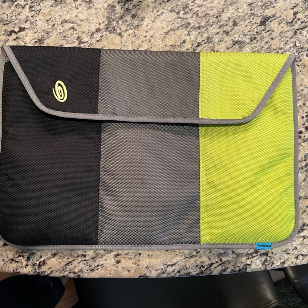 Timbuk2 padded laptop Velcro sleeve 12x18